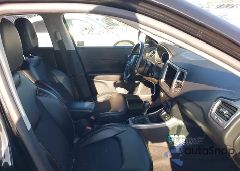 2018 Jeep Compass Latitude Fwd from USA, damaged, VIN 3C4NJCBB1JT304638